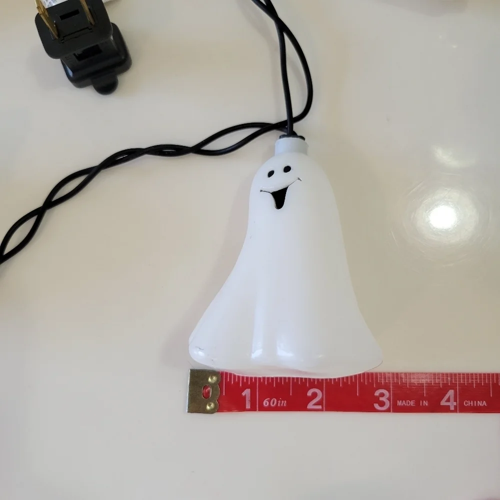 NWOT Halloween Ghost Lights 6 ft long string of lights